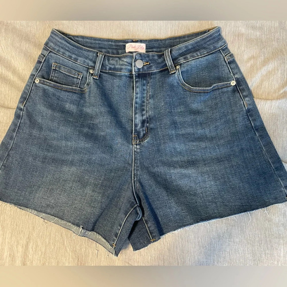 Pink Lily Jean Shorts - Picture 3 of 5